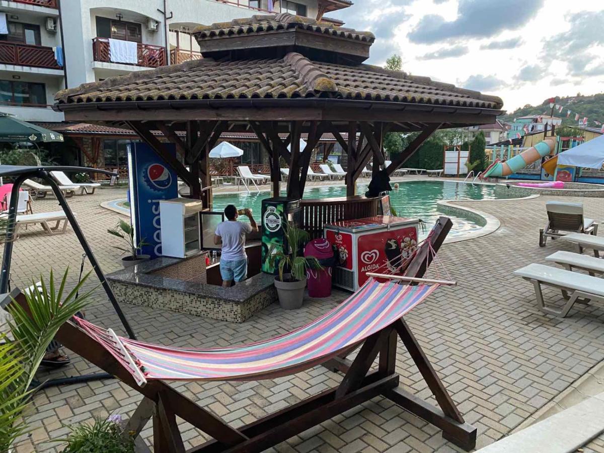 Mm Complex Aparthotel Primorsko Ngoại thất bức ảnh