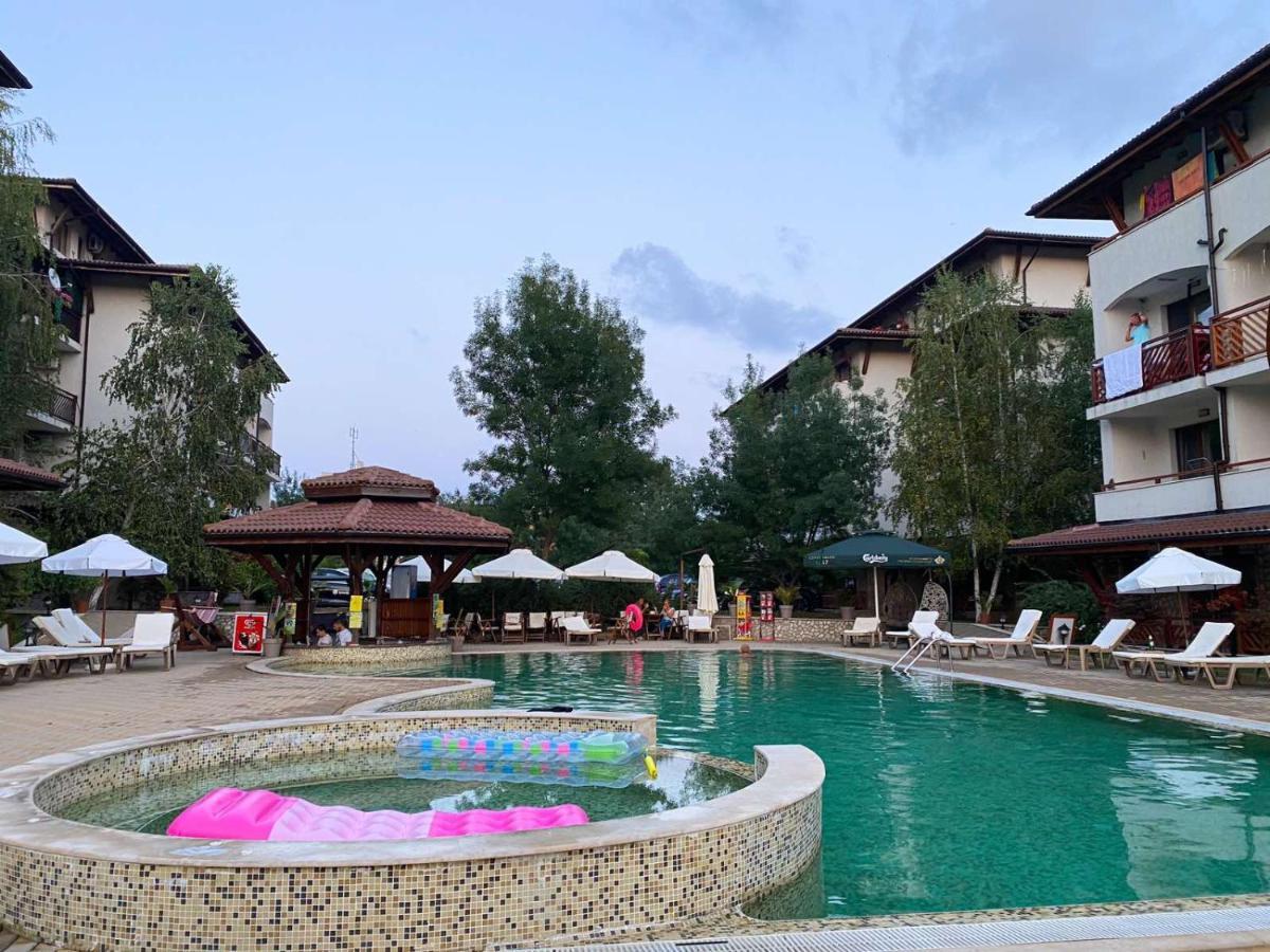 Mm Complex Aparthotel Primorsko Ngoại thất bức ảnh