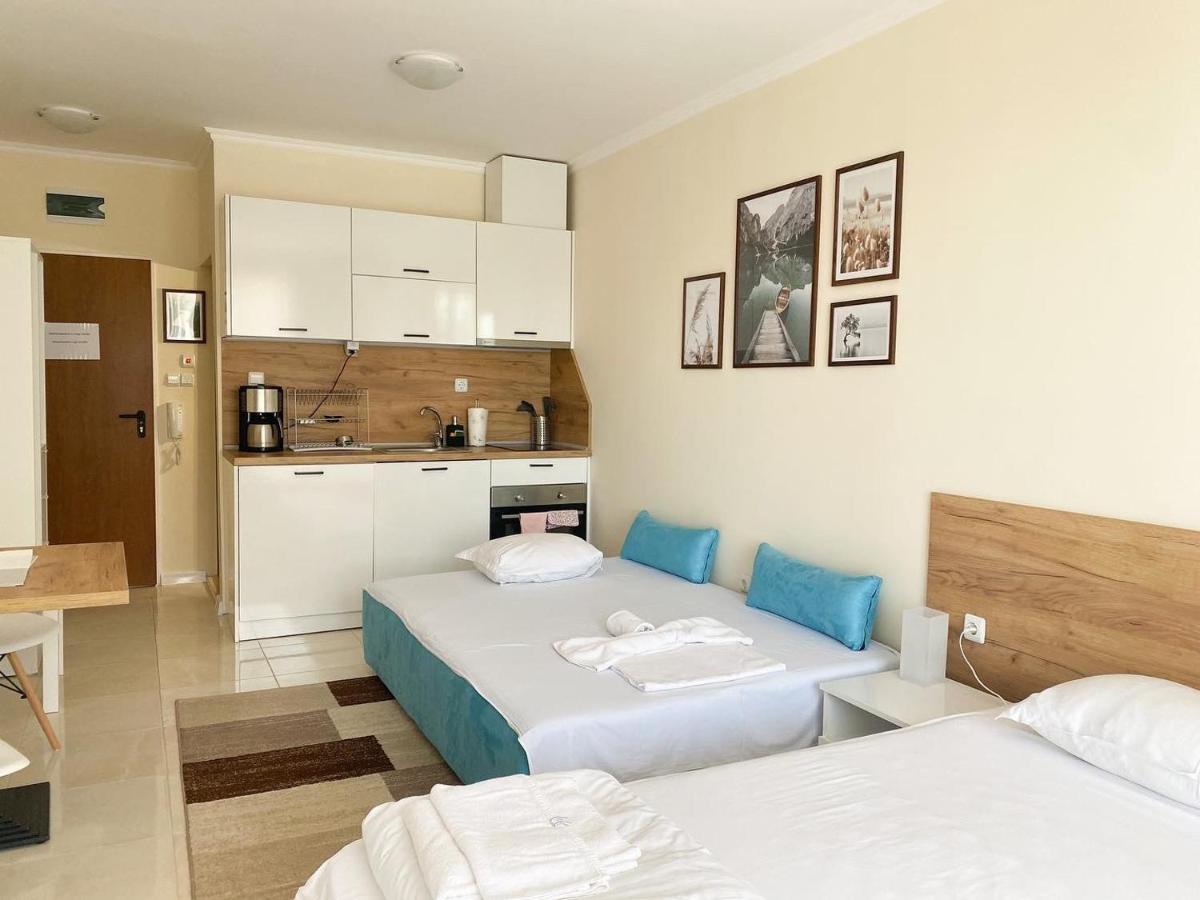 Mm Complex Aparthotel Primorsko Ngoại thất bức ảnh