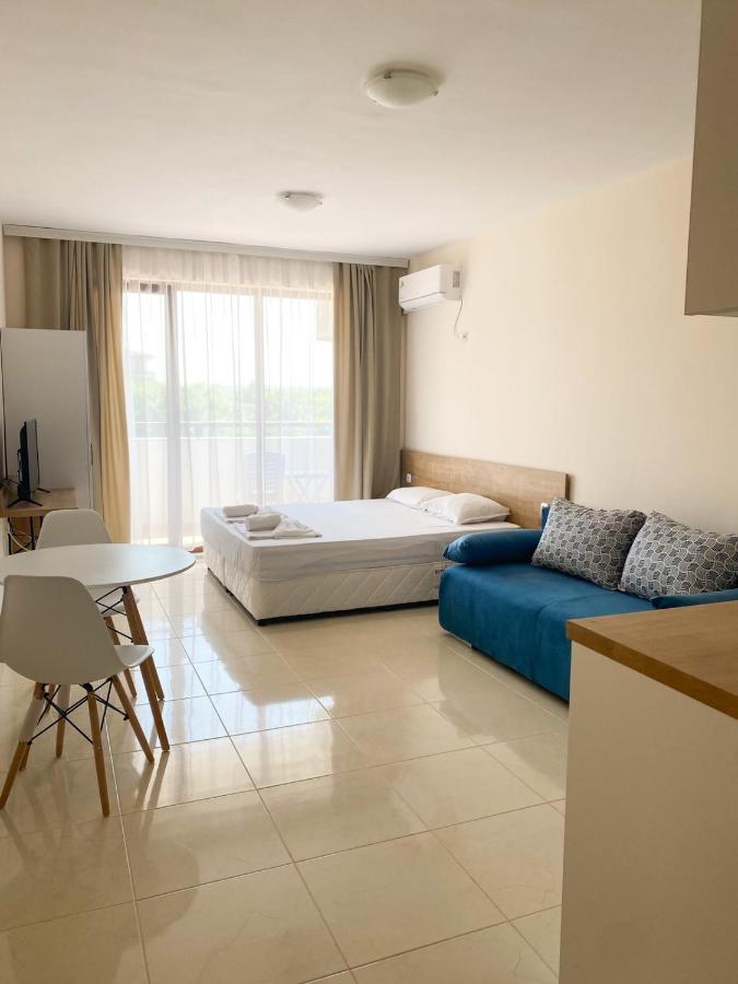 Mm Complex Aparthotel Primorsko Ngoại thất bức ảnh