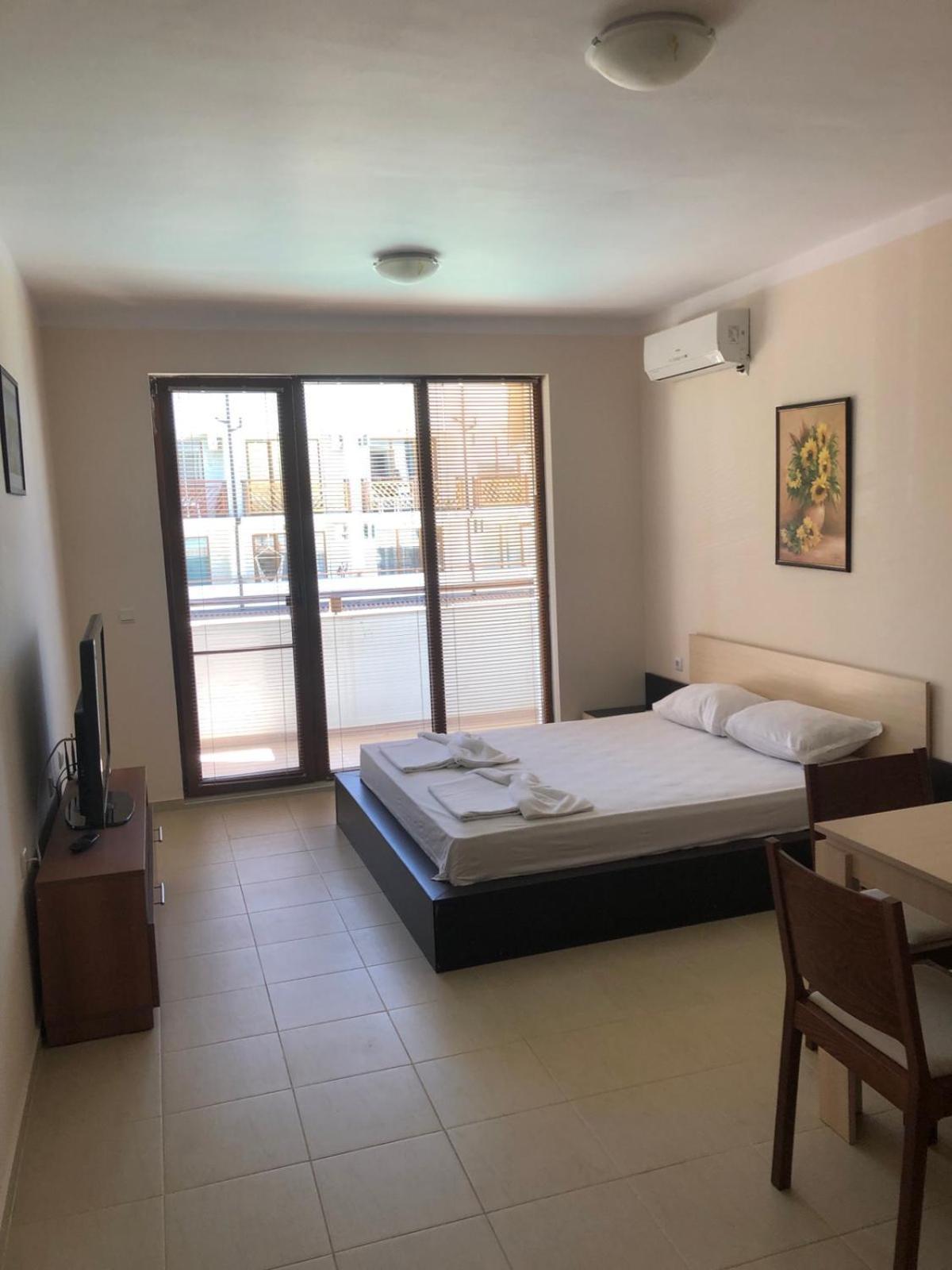Mm Complex Aparthotel Primorsko Ngoại thất bức ảnh