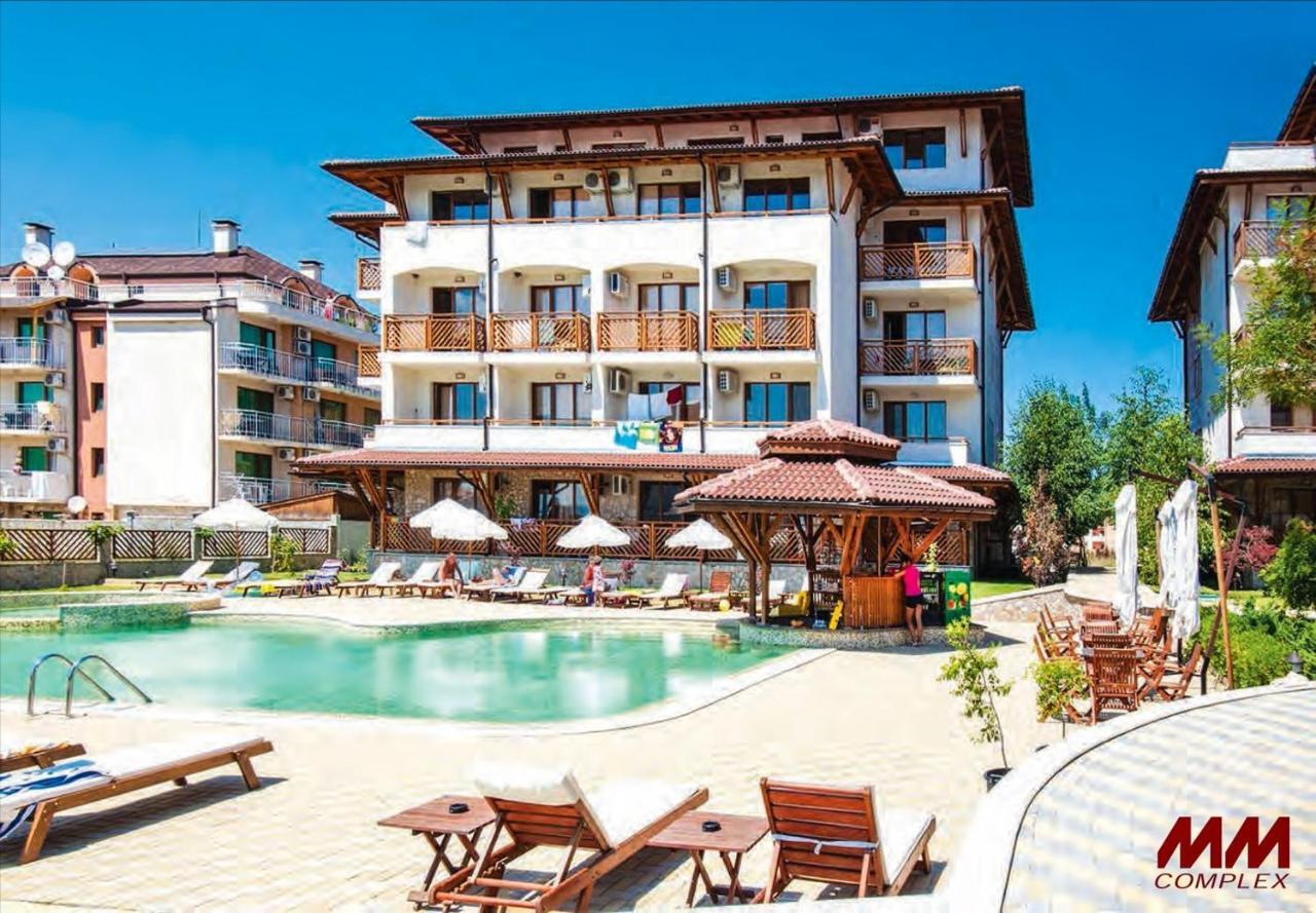 Mm Complex Aparthotel Primorsko Ngoại thất bức ảnh