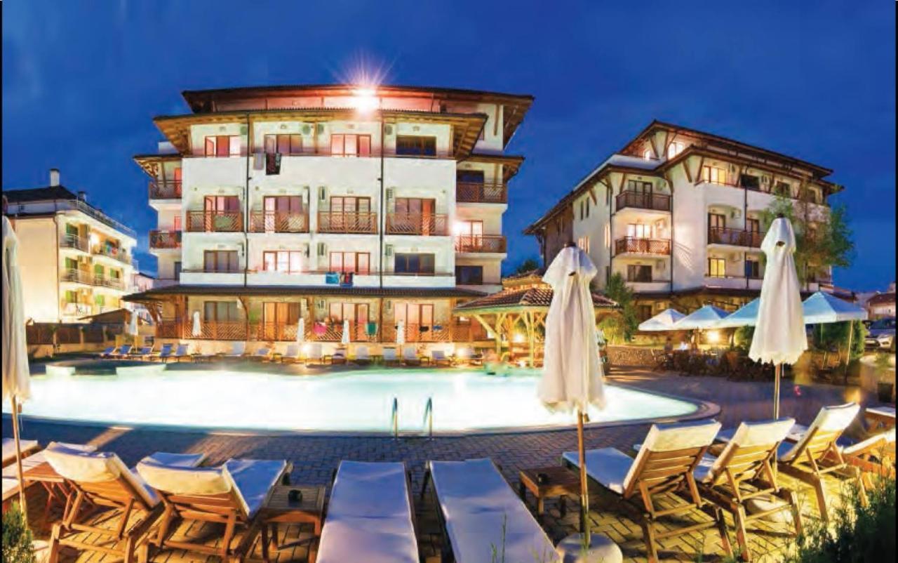 Mm Complex Aparthotel Primorsko Ngoại thất bức ảnh