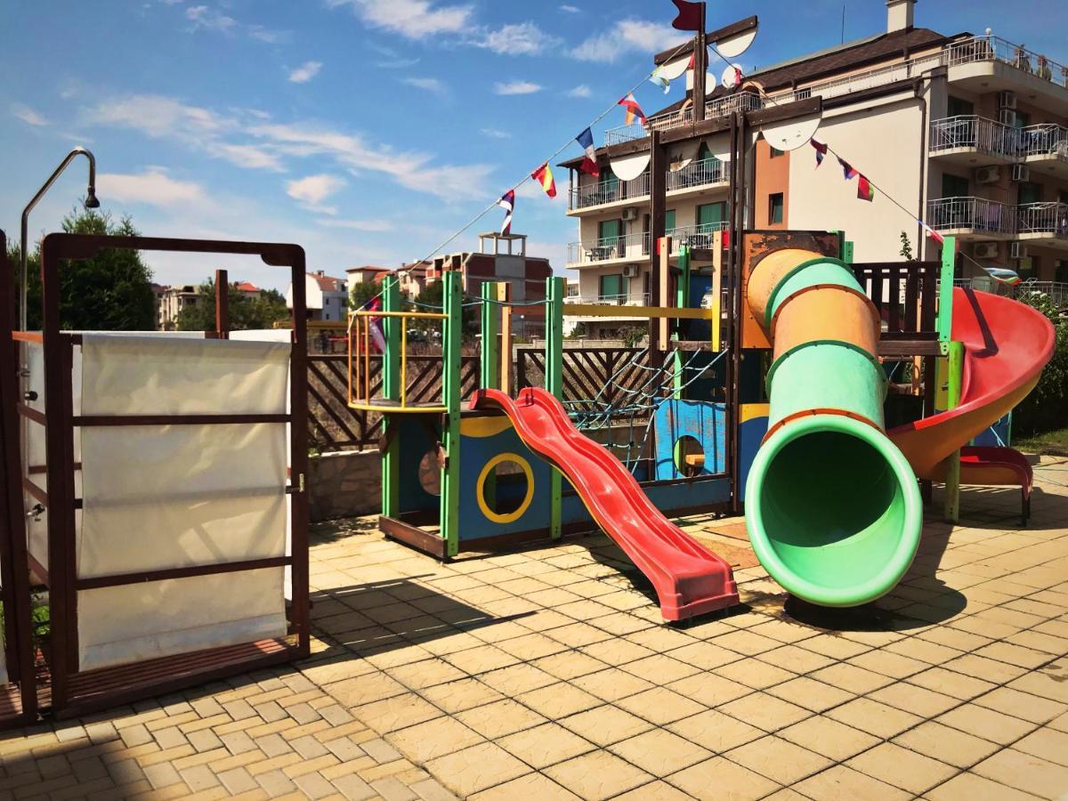 Mm Complex Aparthotel Primorsko Ngoại thất bức ảnh